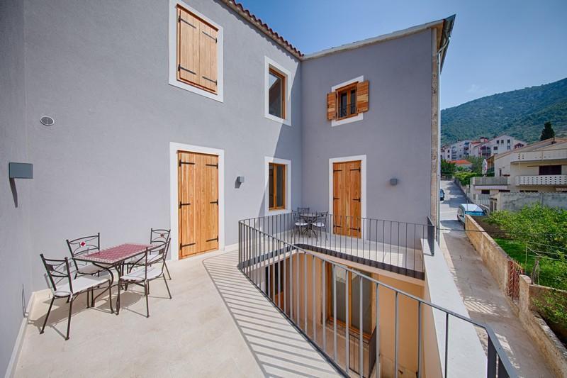 Apartments Villa Glorija Komiža Buitenkant foto
